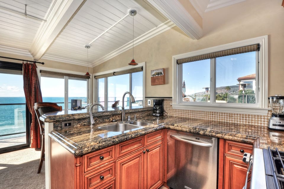 Premier Villa, 1 Queen Bed with Sofa bed, Balcony, Ocean View | 1 bedroom, laptop workspace, iron/ironing board, free WiFi