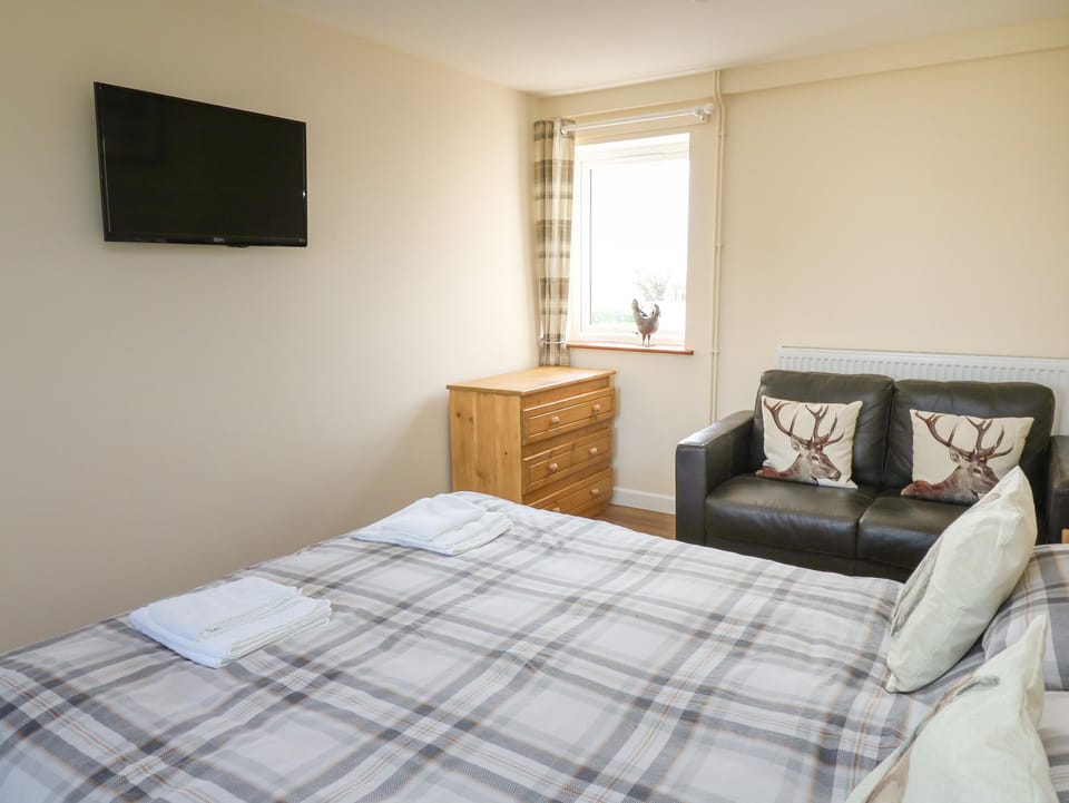 2 bedrooms, individually decorated, individually furnished, free WiFi