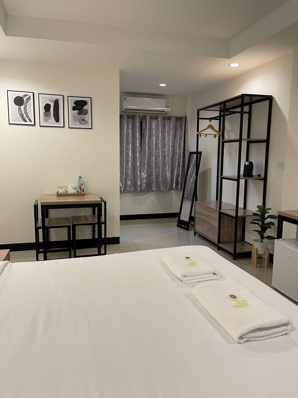 Basic Double Room | Individually decorated, individually furnished, desk, free WiFi