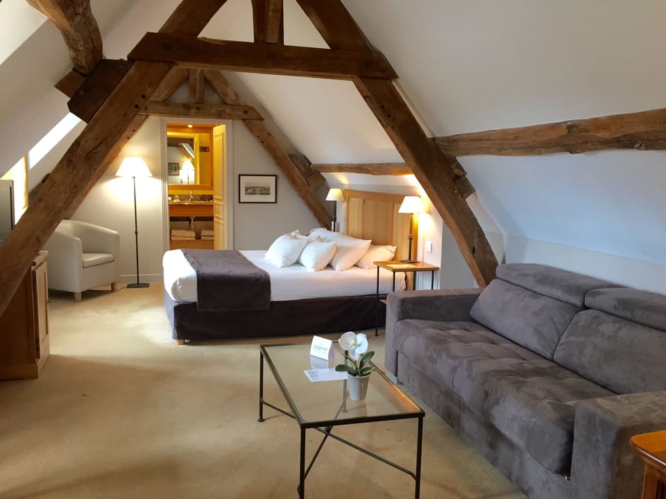 Minibar, in-room safe, individually decorated, individually furnished