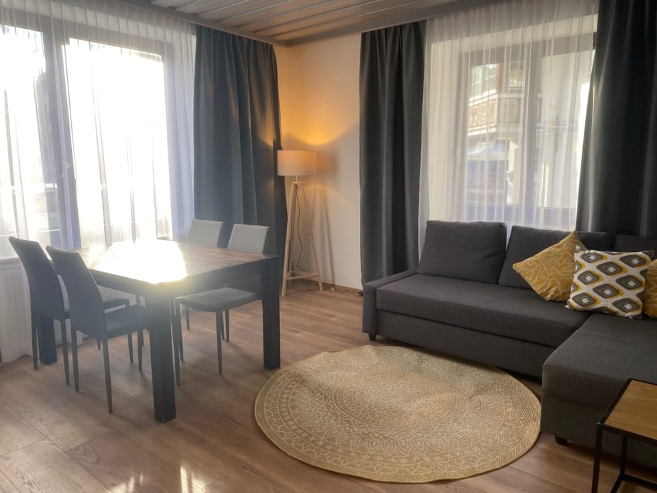 Comfort Family Room | Living area | Smart TV