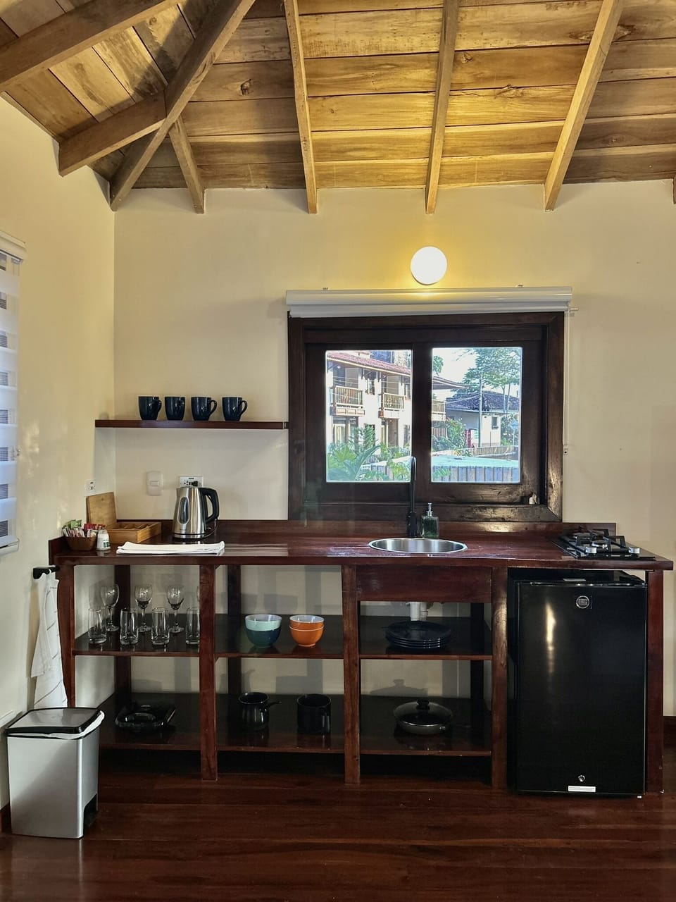 Premium Apartment, 1 Queen Bed | Private kitchen | Mini-fridge, dishwasher, electric kettle, cookware/dishes/utensils