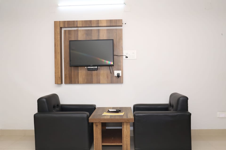 Deluxe Double Room | Living area