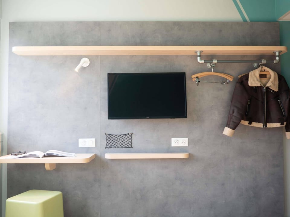 Room, 2 Twin Beds, Non Smoking, Ground Floor | Desk, laptop workspace, blackout drapes, soundproofing