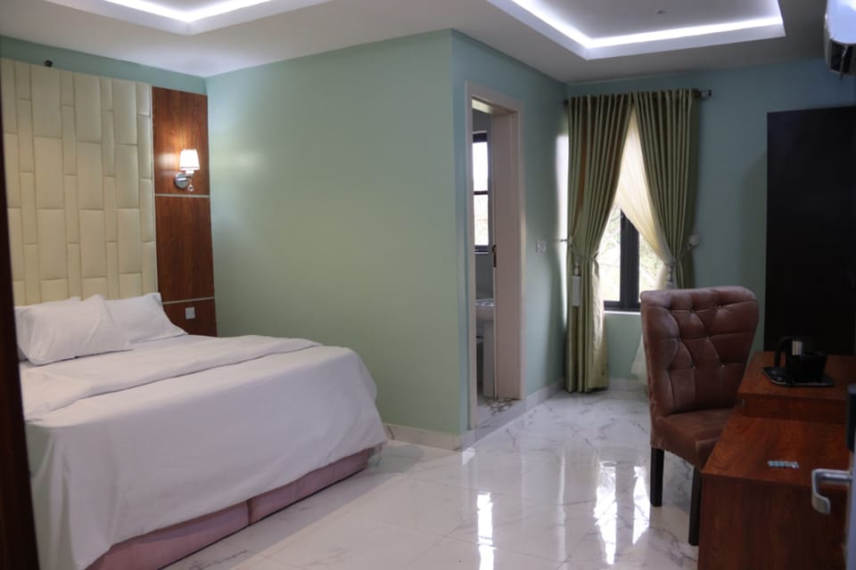 Executive Room | Premium bedding, desk, laptop workspace, WiFi (free)