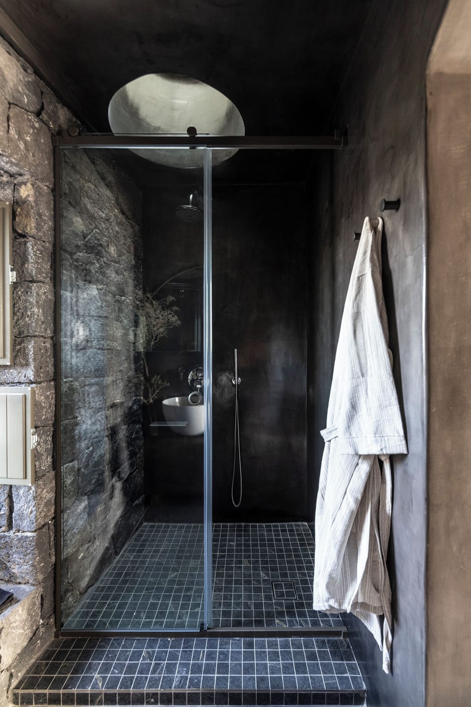 Exclusive Suite | Bathroom | Shower, free toiletries, hair dryer, bathrobes