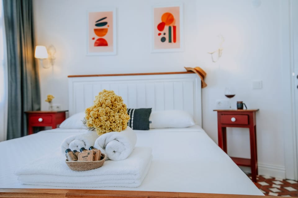 Deluxe Double Room | Free WiFi, bed sheets