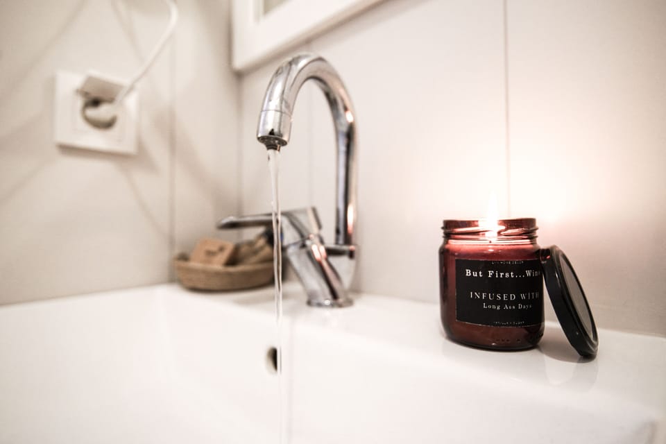 Standard Double Room | Bathroom | Shower, free toiletries, hair dryer, towels
