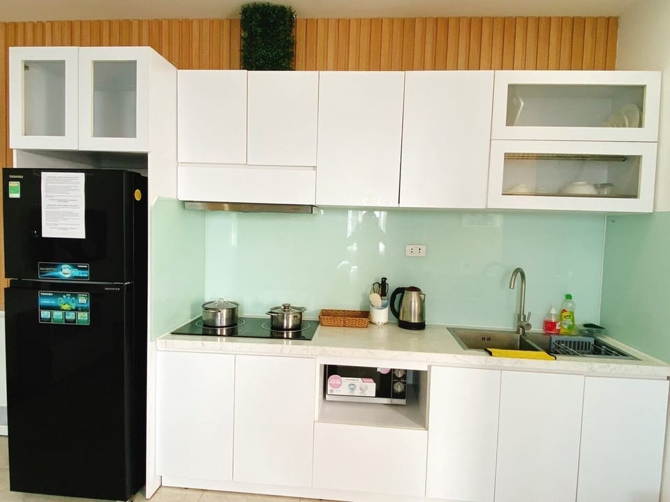 Basic Apartment | Private kitchen | Fridge, microwave, rice cooker, cookware/dishes/utensils