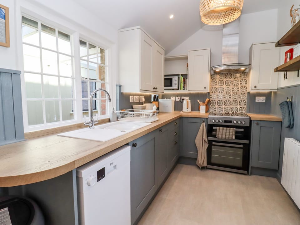 Fridge, dishwasher, electric kettle, toaster