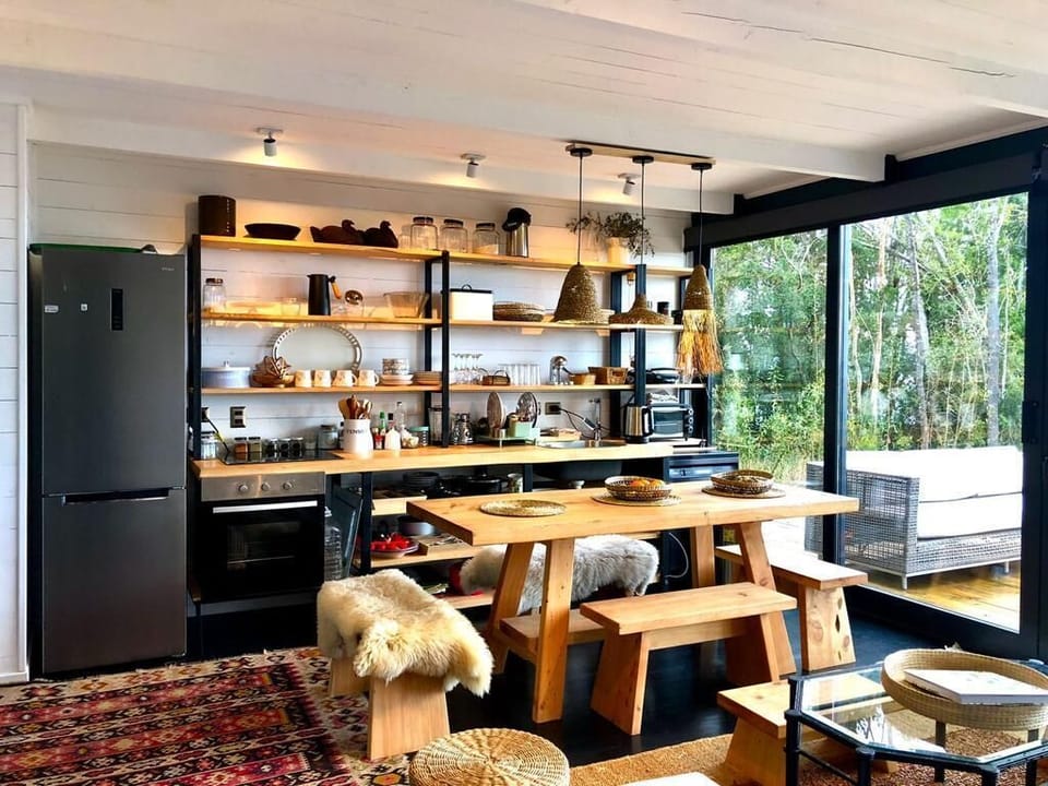 Cabaña con Hot Tub 2 | Private kitchen | Full-size fridge, microwave, oven, stovetop