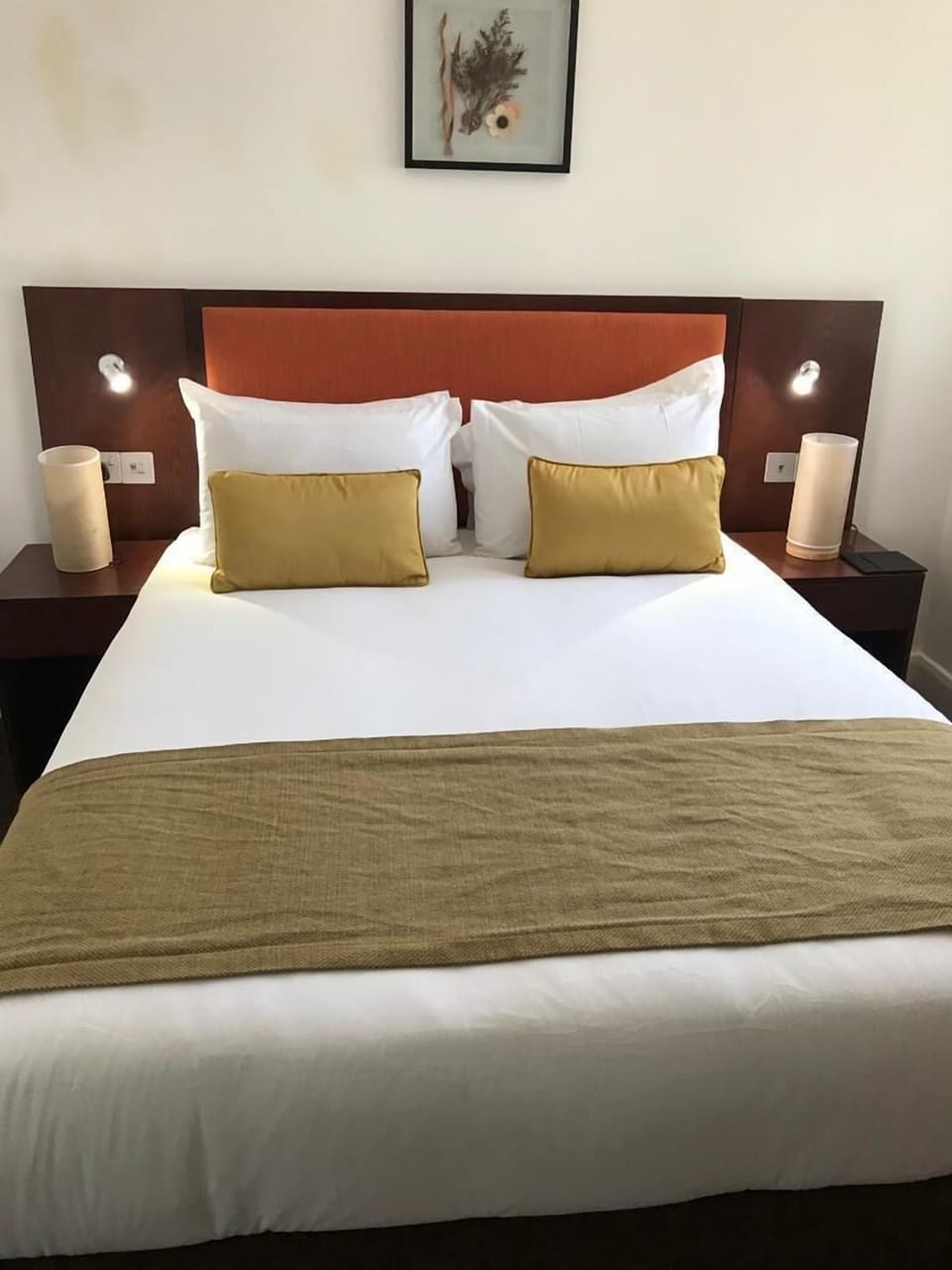 Standard Double Room, 1 Bedroom | In-room safe, iron/ironing board, free WiFi