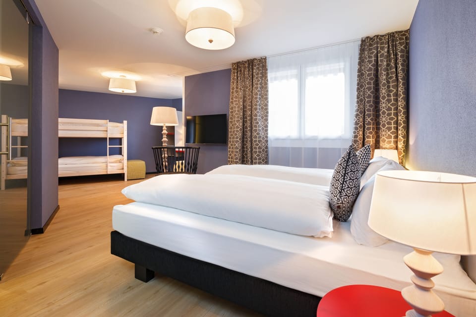 Design Quadruple Room, Mountain View | Room amenity