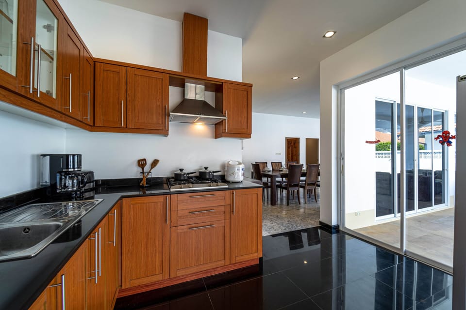 Comfort Villa | Private kitchen | Coffee/tea maker