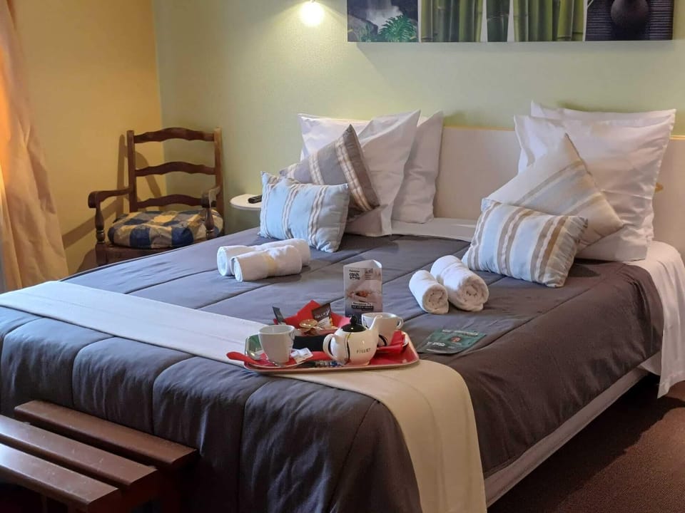 Comfort Twin Room | Premium bedding, down comforters, individually decorated