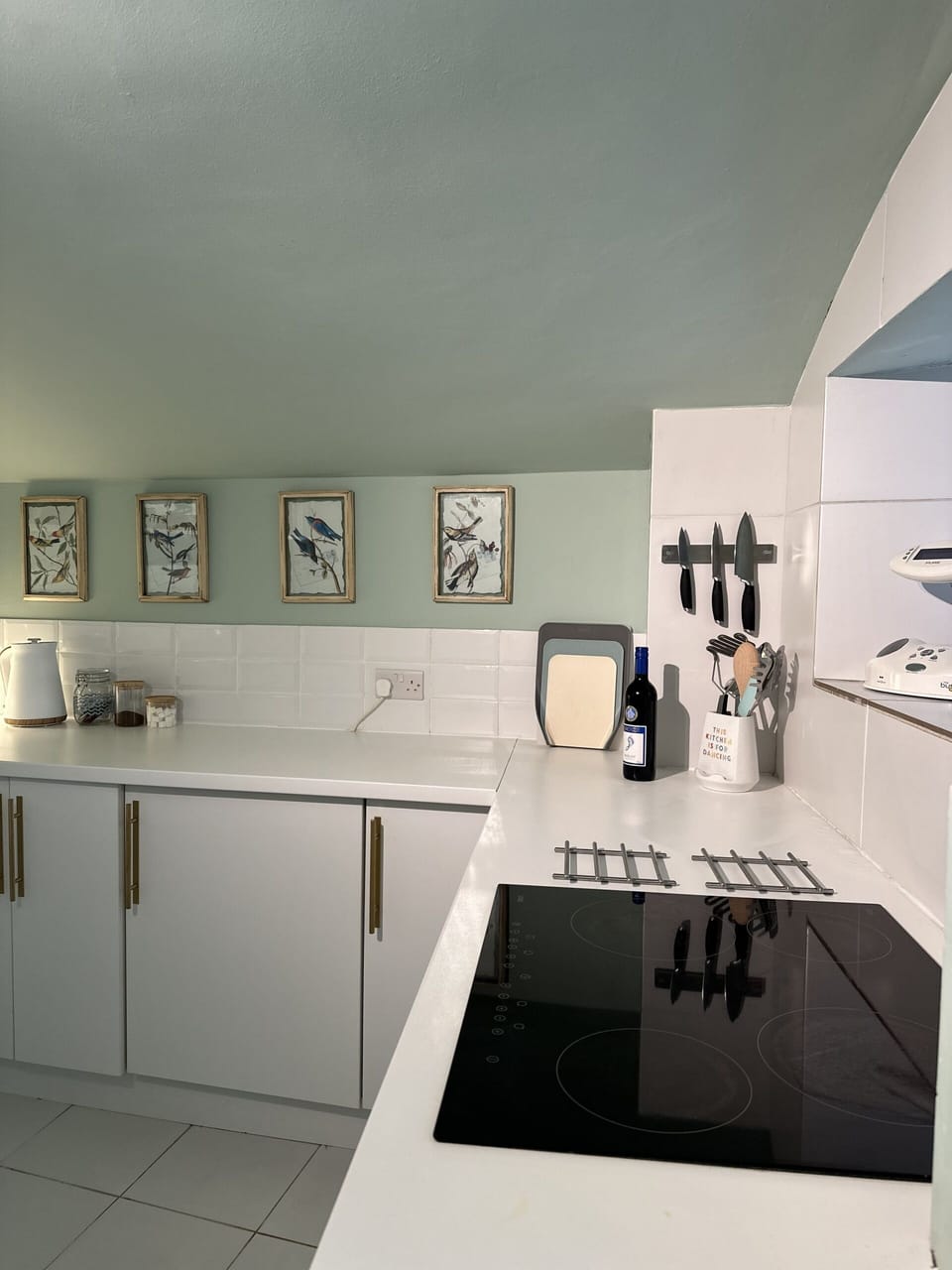 Classic Apartment, Private Bathroom | Shared kitchen