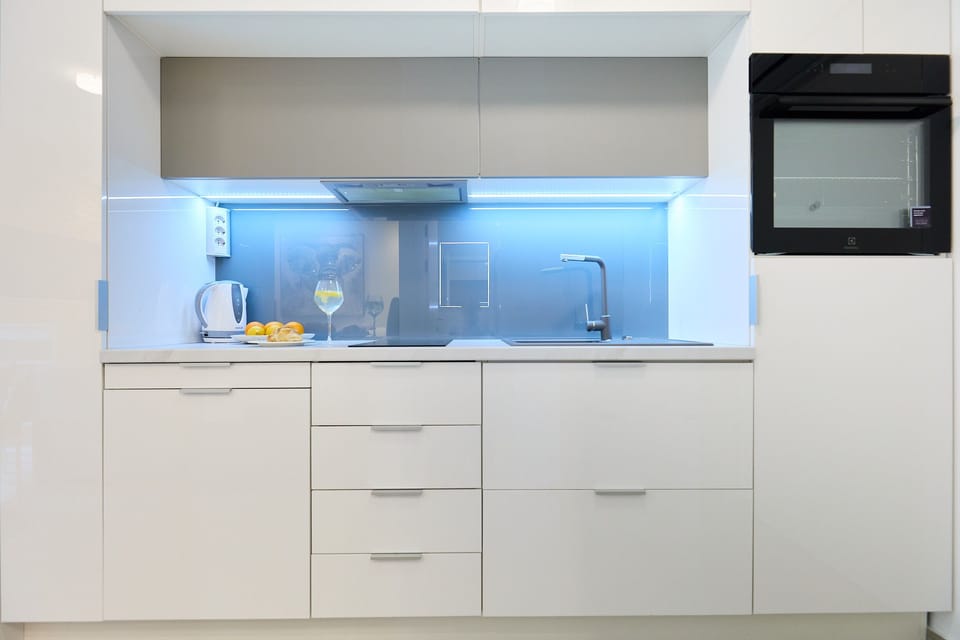 Apartment (0 Bedroom) | Private kitchen | Oven