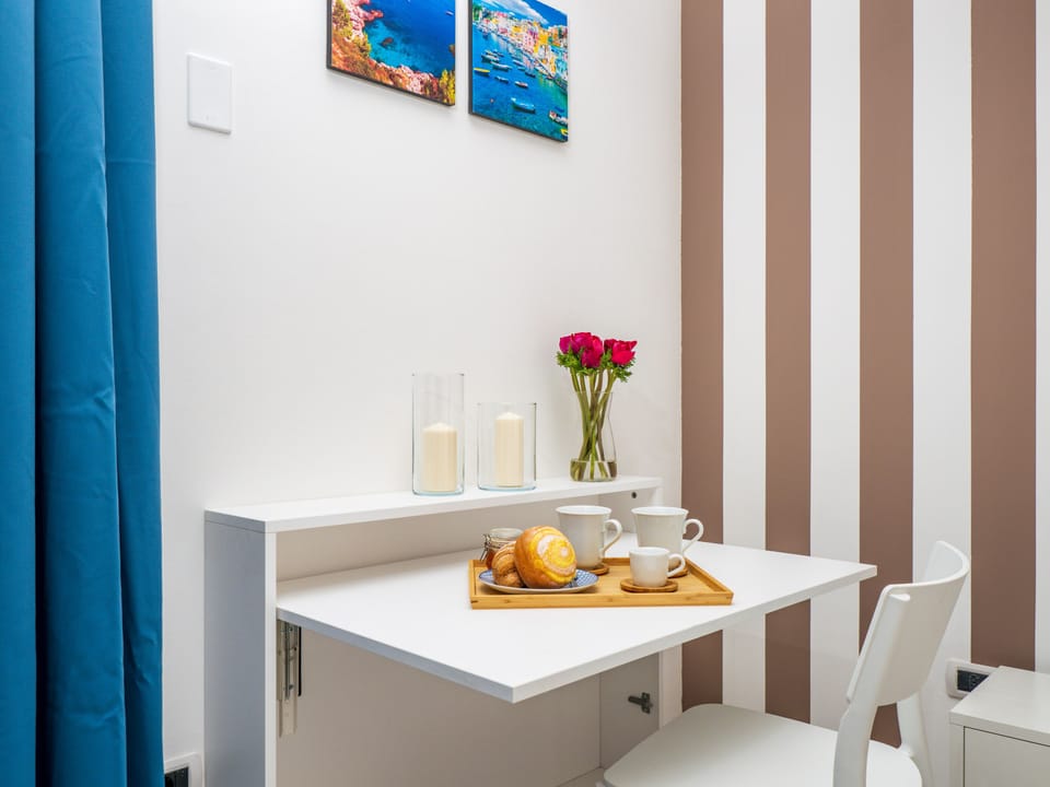 Junior Apartment | 1 bedroom, iron/ironing board, WiFi (free), bed sheets