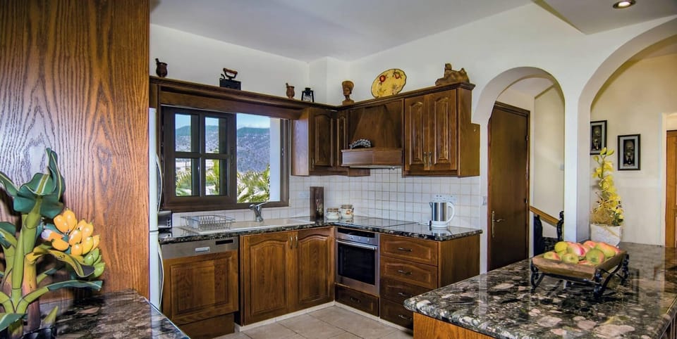 Villa, 4 Bedrooms, Smoking, Private Pool | Private kitchen