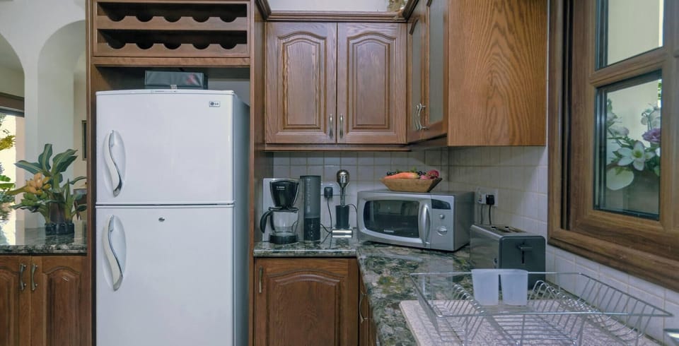 Villa, 4 Bedrooms, Smoking, Private Pool | Private kitchen