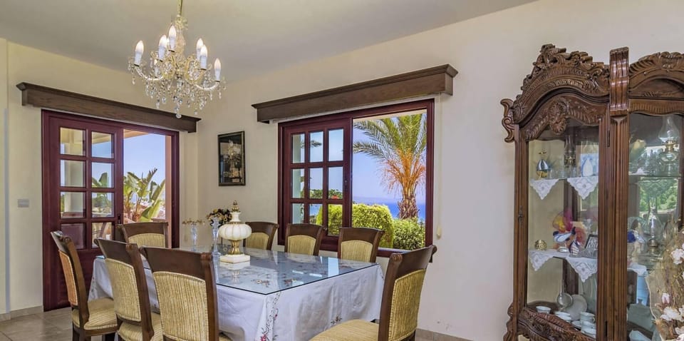 Villa, 4 Bedrooms, Smoking, Private Pool | Dining
