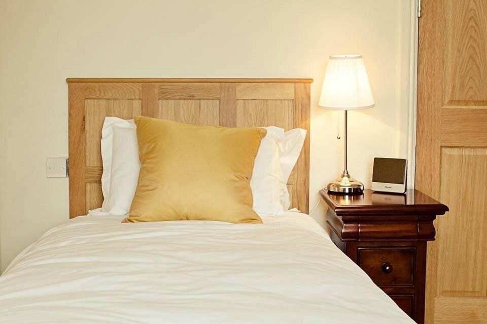 Single Room | Premium bedding, pillowtop beds, desk, laptop workspace