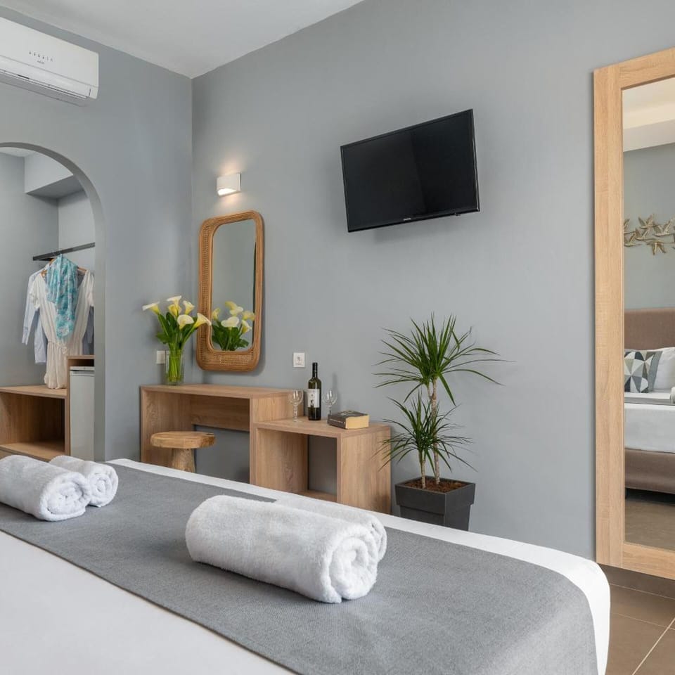 Premium bedding, in-room safe, iron/ironing board (on request)