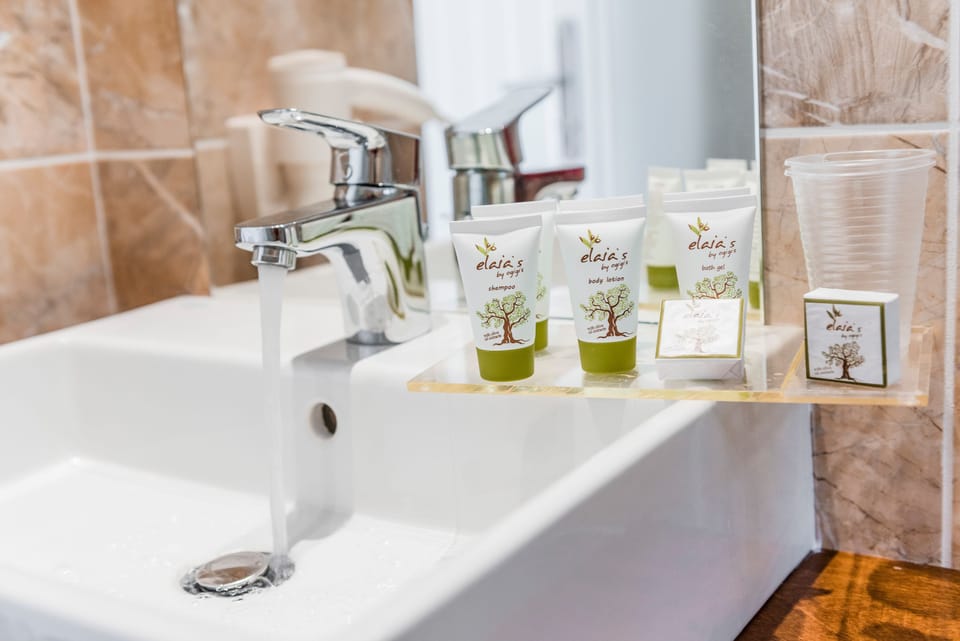 Superior Double Room, 1 Bedroom | Bathroom sink