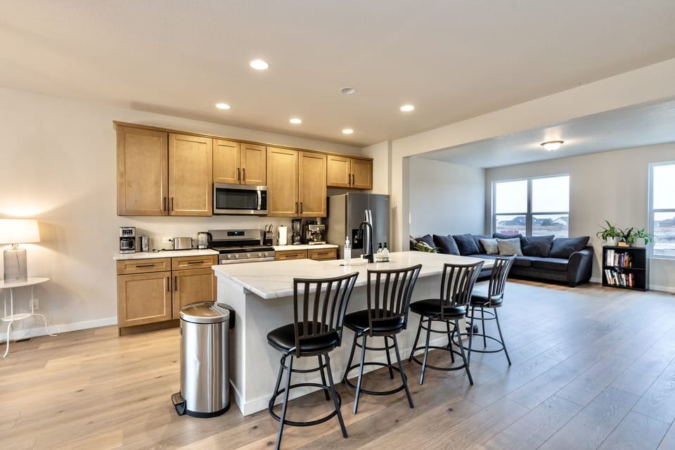 Family House | Private kitchen | Full-size fridge, microwave, oven, stovetop