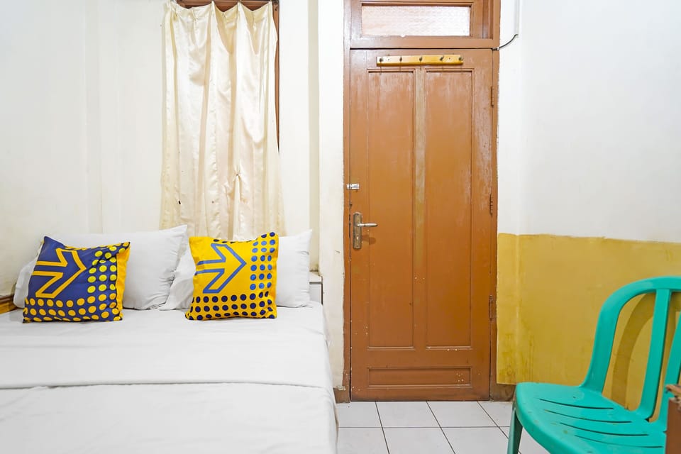 Double Room | Desk, laptop workspace, bed sheets