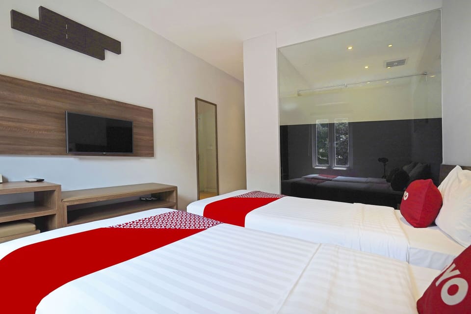 Deluxe Twin Room | Desk, laptop workspace, free WiFi, bed sheets