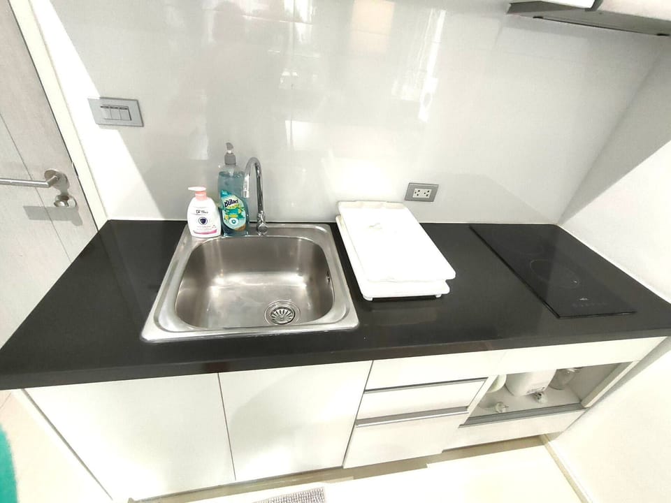 Apartment, 1 Bedroom, Accessible, Balcony | Private kitchen