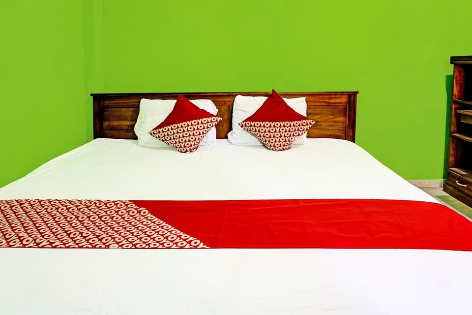 Standard Double Room | Laptop workspace, free WiFi, bed sheets