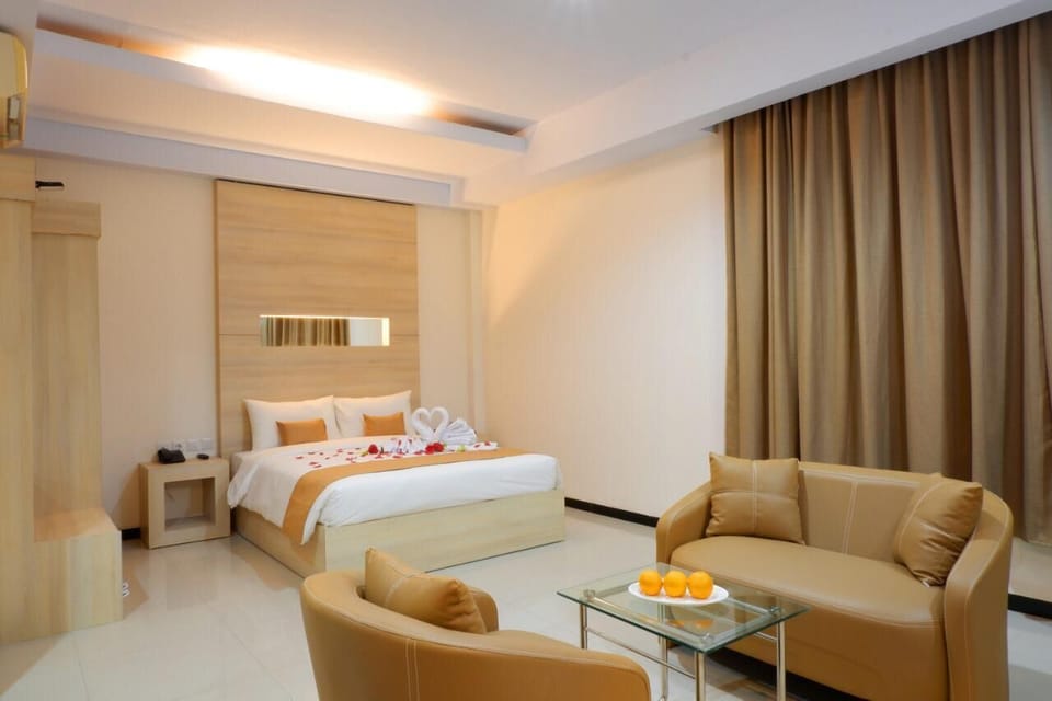 Junior Double Room, 1 Bedroom | Desk, iron/ironing board (on request), WiFi (free), bed sheets