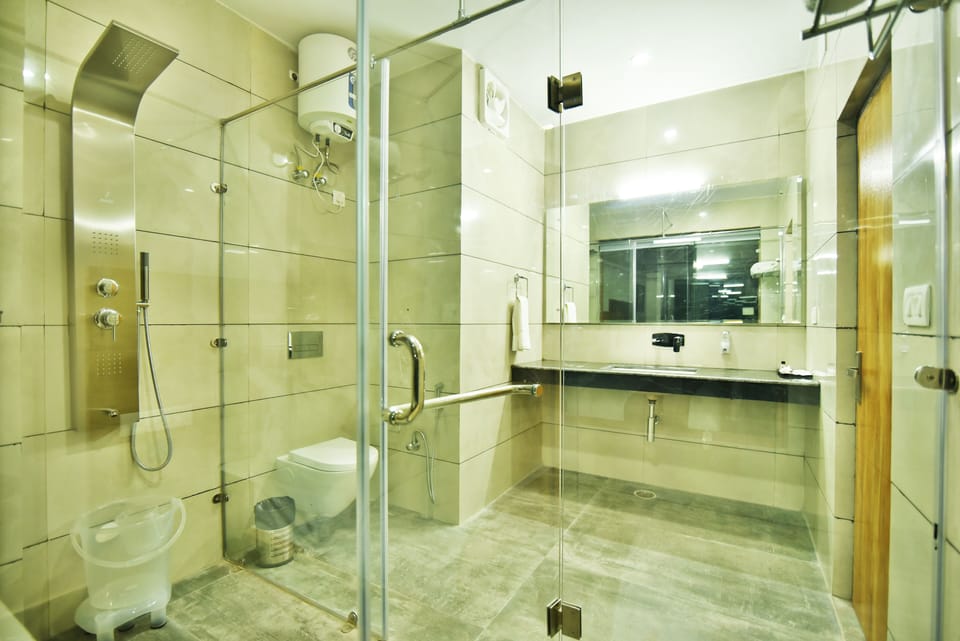 Deluxe Room | Bathroom | Slippers