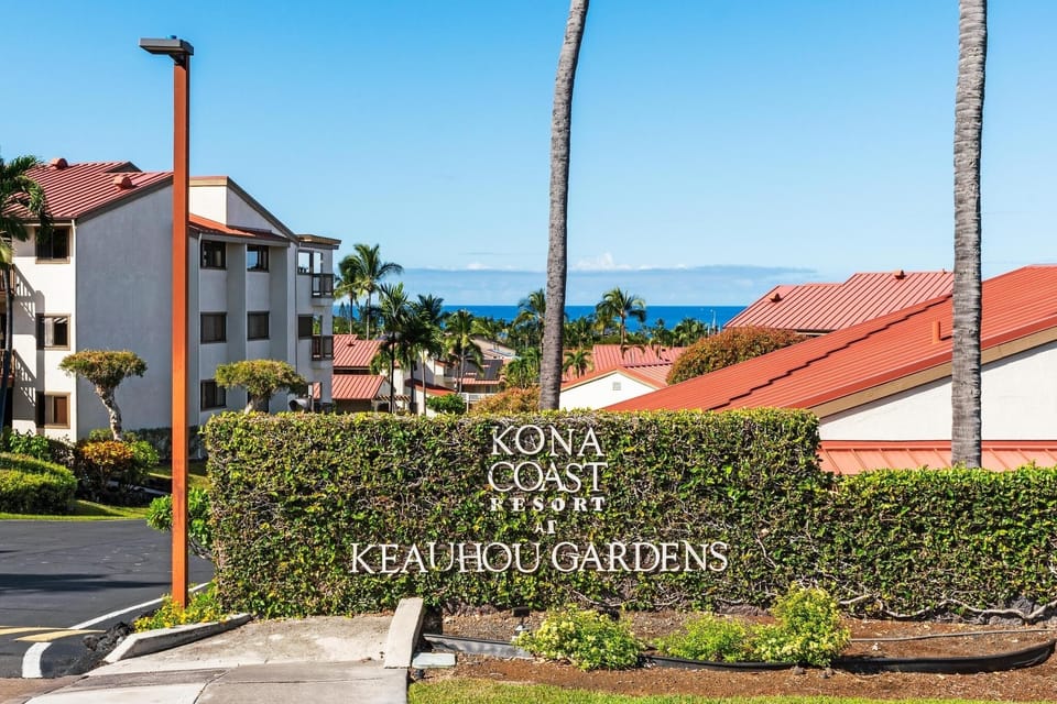 Condo, 2 Bedrooms | Property grounds