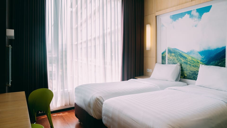 Superior Room, 1 Twin Bed | In-room safe, desk, laptop workspace, blackout drapes