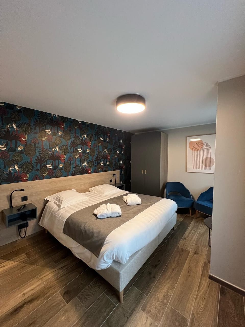 Superior Room | In-room safe, blackout drapes, WiFi (free)