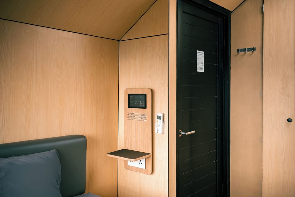 Desk, free WiFi, bed sheets