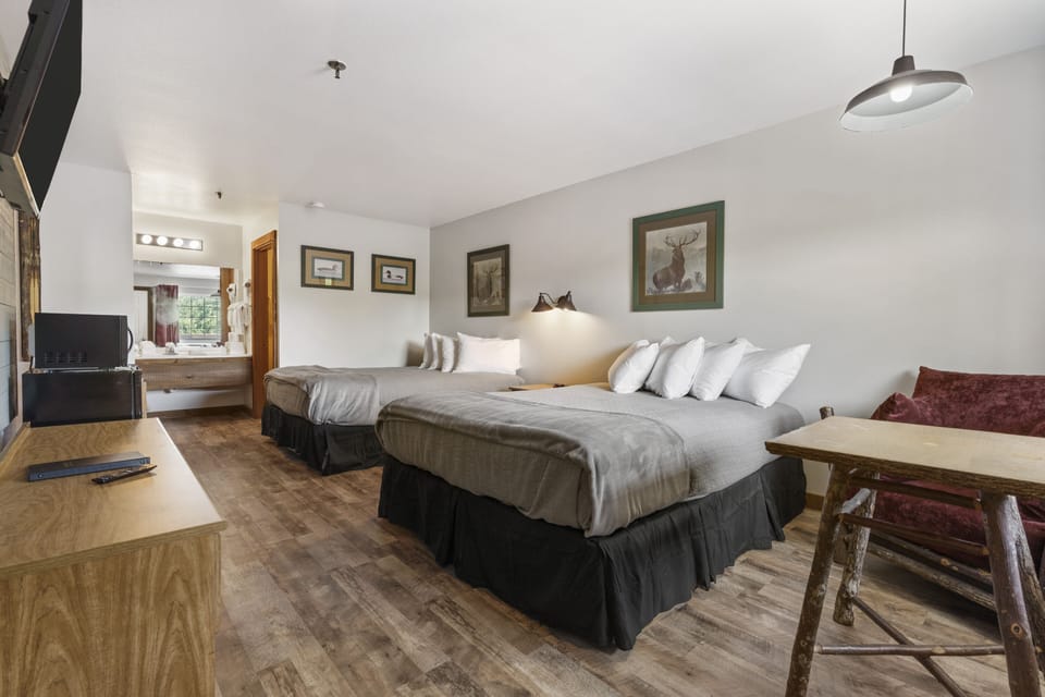 Lodge (Standard Double Queen) | Iron/ironing board, free WiFi, bed sheets