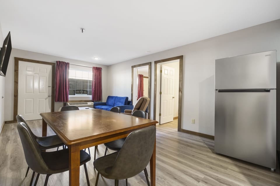 Lodge (2 Bedroom Kitchenette) | Iron/ironing board, free WiFi, bed sheets