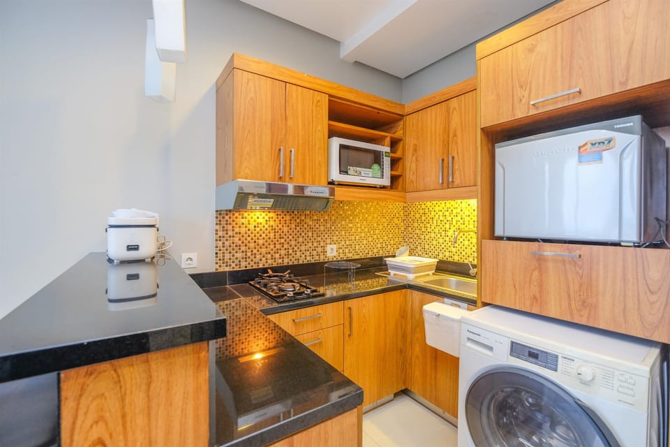 Apartment | Private kitchen | Full-size fridge, stovetop