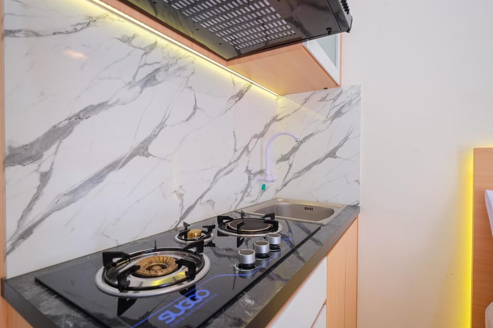 Apartment | Private kitchen | Full-size fridge, stovetop