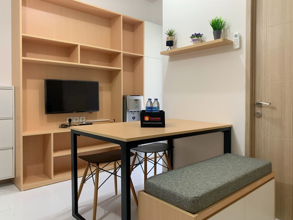 Apartment, 2 Bedrooms | Living area