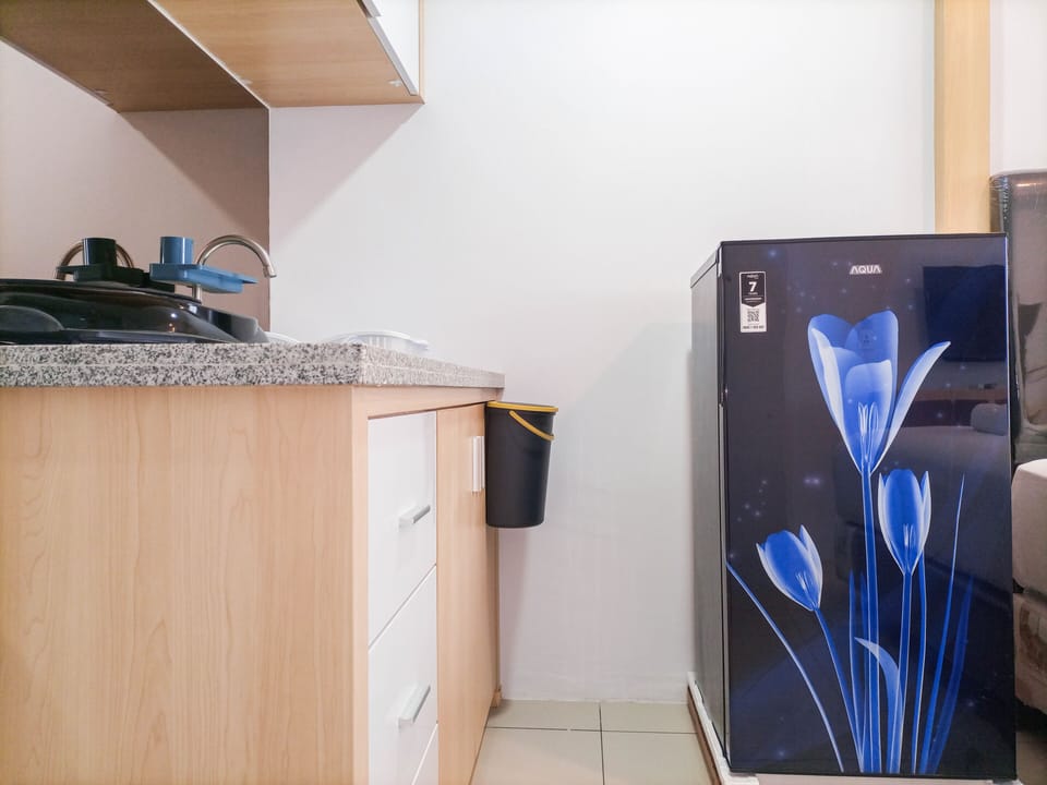 Apartment | Private kitchen | Full-size fridge, stovetop