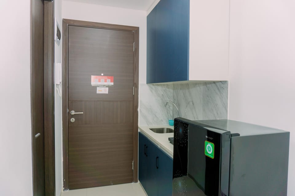 Apartment, 2 Bedrooms | Private kitchen | Full-size fridge, stovetop
