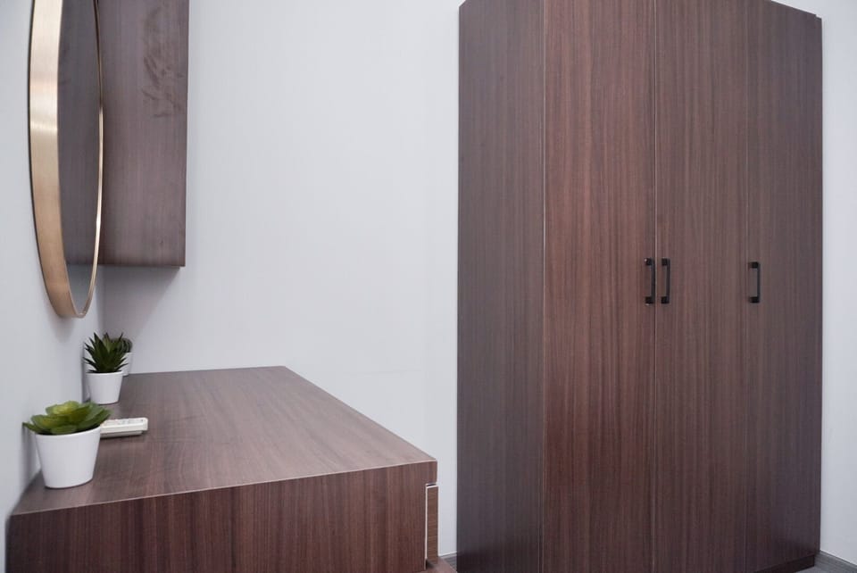 Apartment, 2 Bedrooms | 2 bedrooms, desk