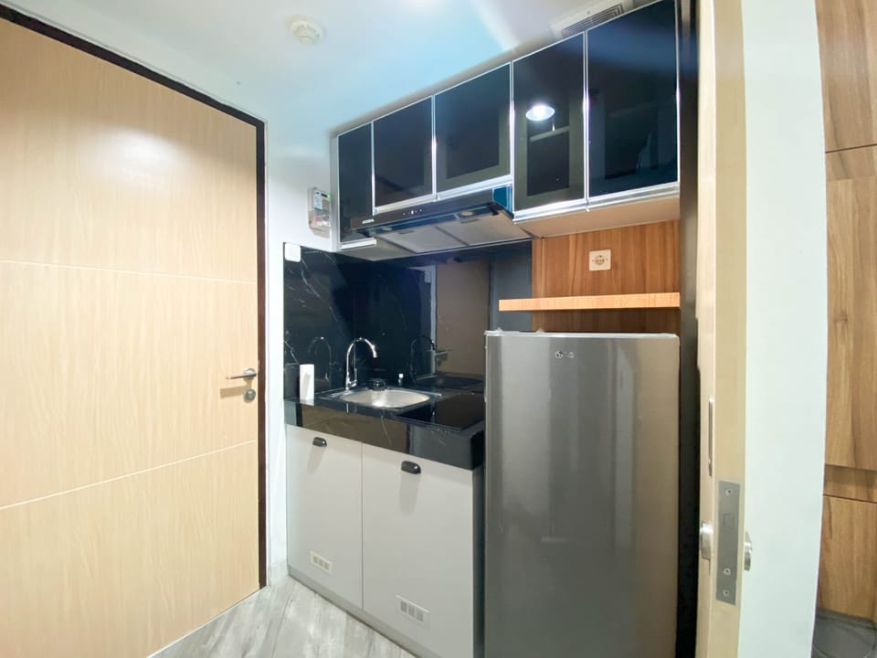 Apartment, 1 Bedroom | Private kitchen | Full-size fridge, stovetop