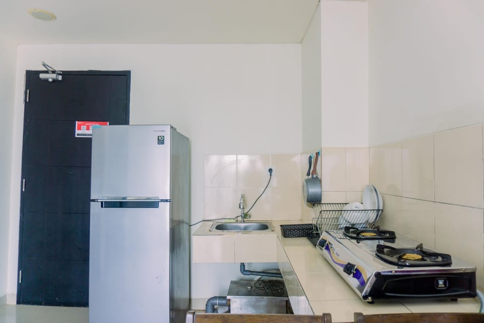 Apartment, 1 Bedroom | Private kitchen | Full-size fridge, stovetop