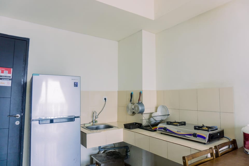Apartment, 1 Bedroom | Private kitchen | Full-size fridge, stovetop